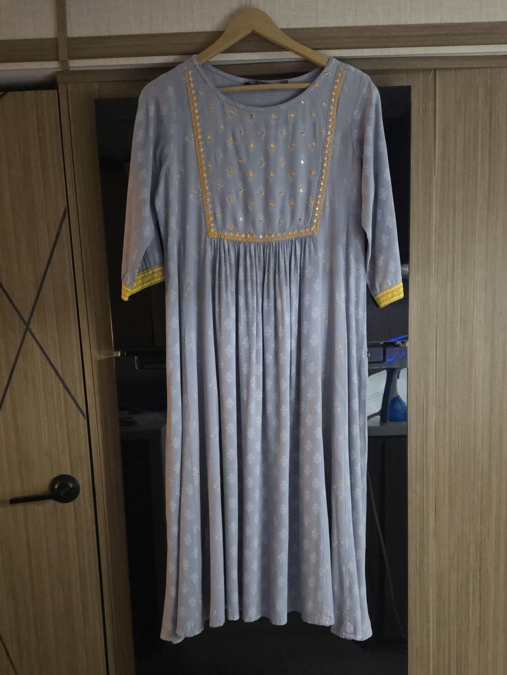 🦋AVAASA, 100%RAYON MAXI/"MIDI DRESS🦋